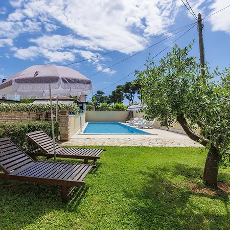 Ester-5 By Interhome Apartamento