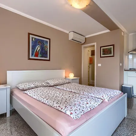 Apartment Ester-5 By Interhome