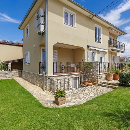 Ester-5 By Interhome * Umag